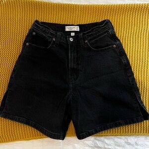 Abercrombie & Fitch Curve Love High Rise 7” Dad Shorts